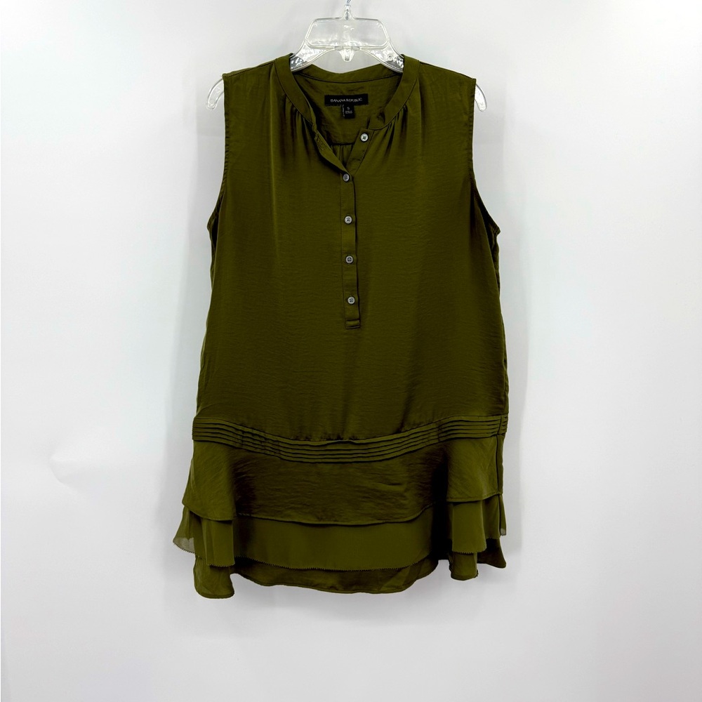 Banana Republic Olive Green Sleeveless Buttoned Blouse